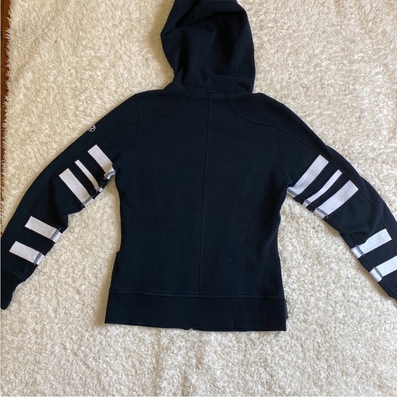 Lululemon size 6 scuba sweater - Picture 2 of 2